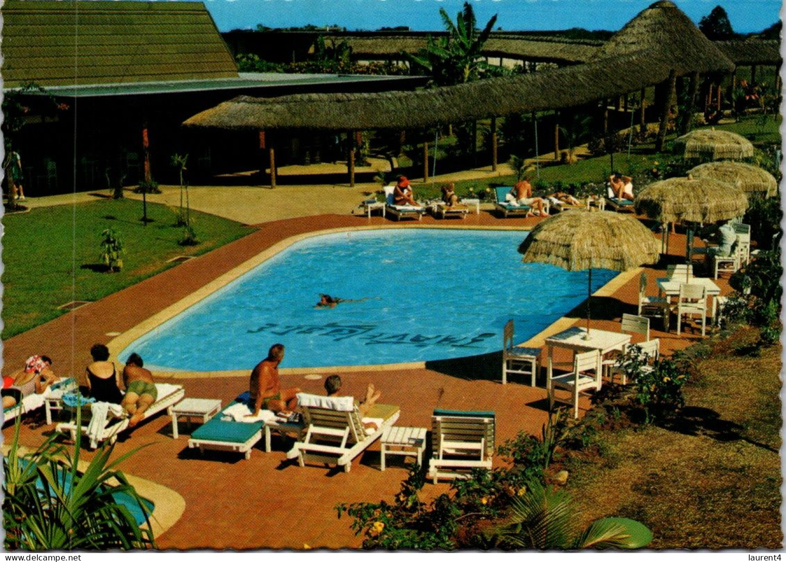 11-12-2023 (1 W 52) Fiji - Travelodge Hotel Swimming Poool At Nadi Airport - Natation