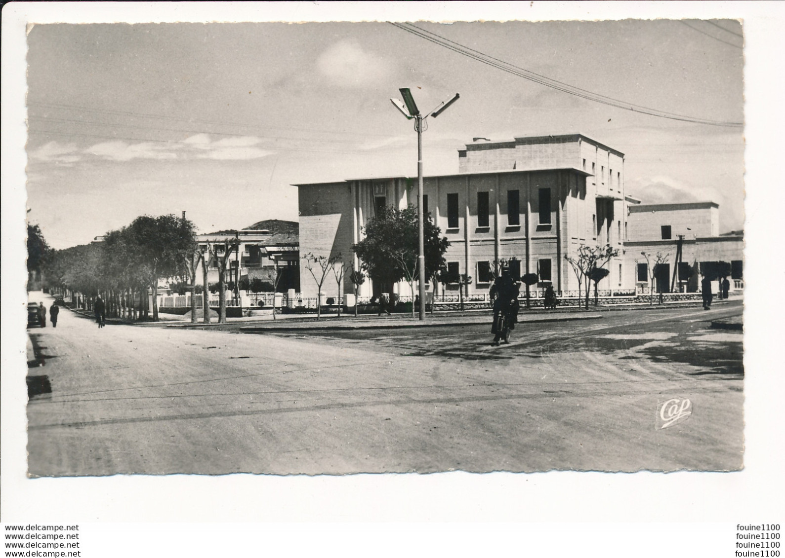 BATNA  Place Du Jardin Public  ( Format C.P.A. ) - Batna