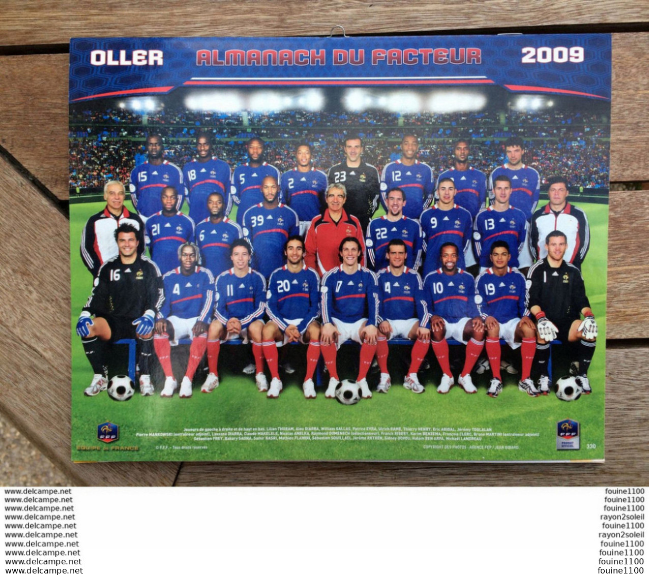 Calendrier Almanach Du Facteur Oller Avec L' EQUIPE DE FRANCE DE FOOTBALL Année 2009 - Groot Formaat: 2001-...