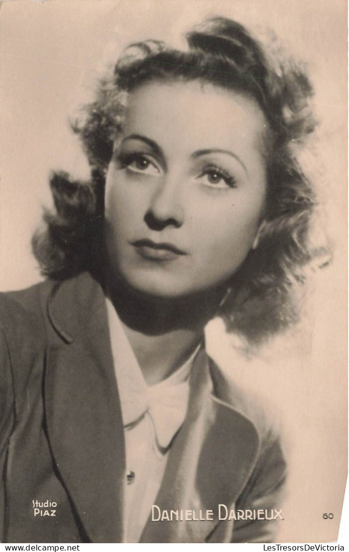 CELEBRITE -  Danielle Darrieux - Actrice Française - Carte Postale Ancienne - Femmes Célèbres