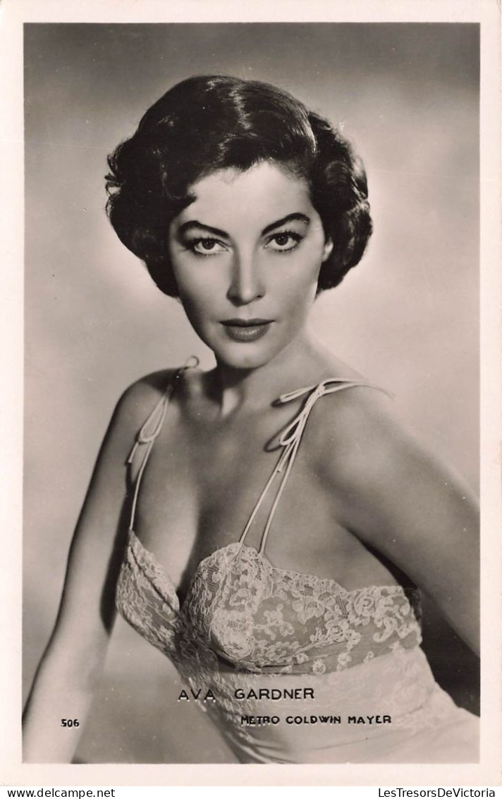 CELEBRITE - Ava Gardner - Actrice Américaine - Metro Goldwin Mayer - Carte Postale Ancienne - Famous Ladies