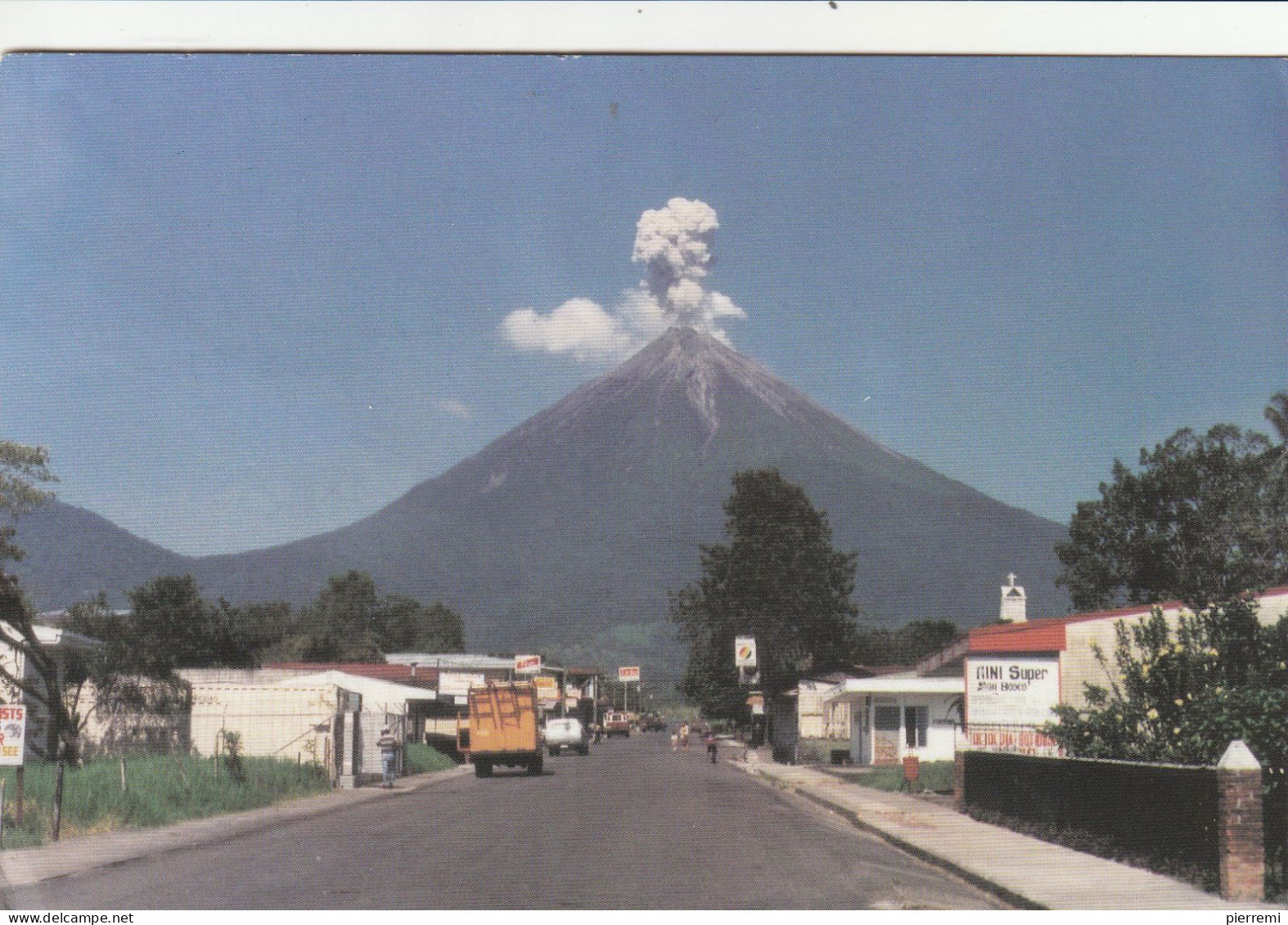 Volcan Arenal  En Actividad - Costa Rica