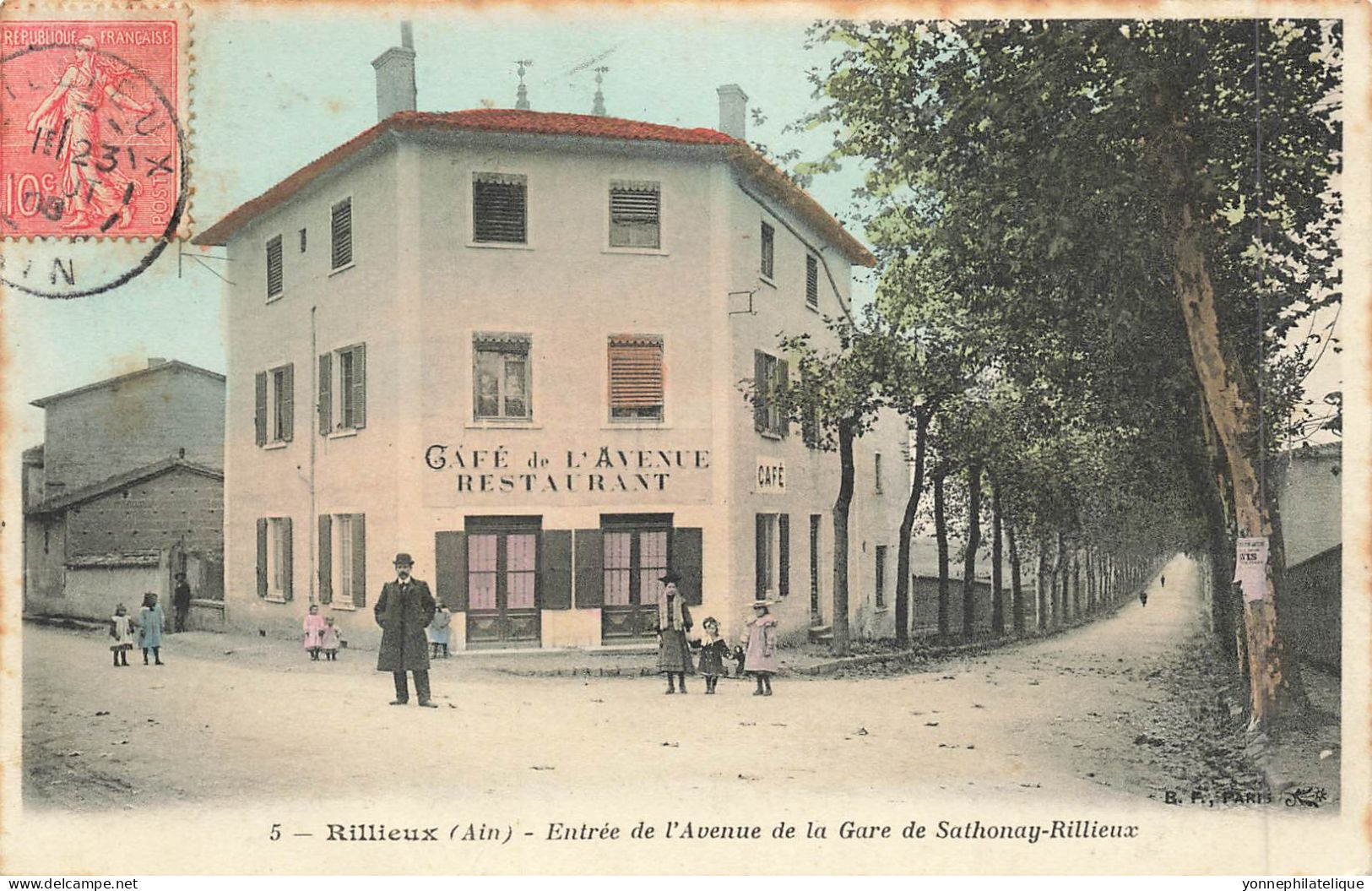 69 - RHÔNE - RILLIEUX - Entrée De L'avenue De La Gare De Sathonnay-Rillieux - Café Restaurant - Animation - 10939 - Rillieux La Pape