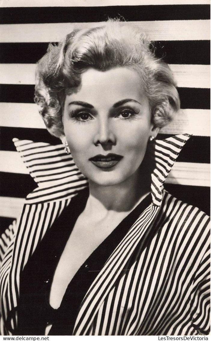 CELEBRITE - Zsa Zsa Gabor - Vedette Du Film Paramount En Vistavision - Le Clown Est Roi - Carte Postale Ancienne - Donne Celebri