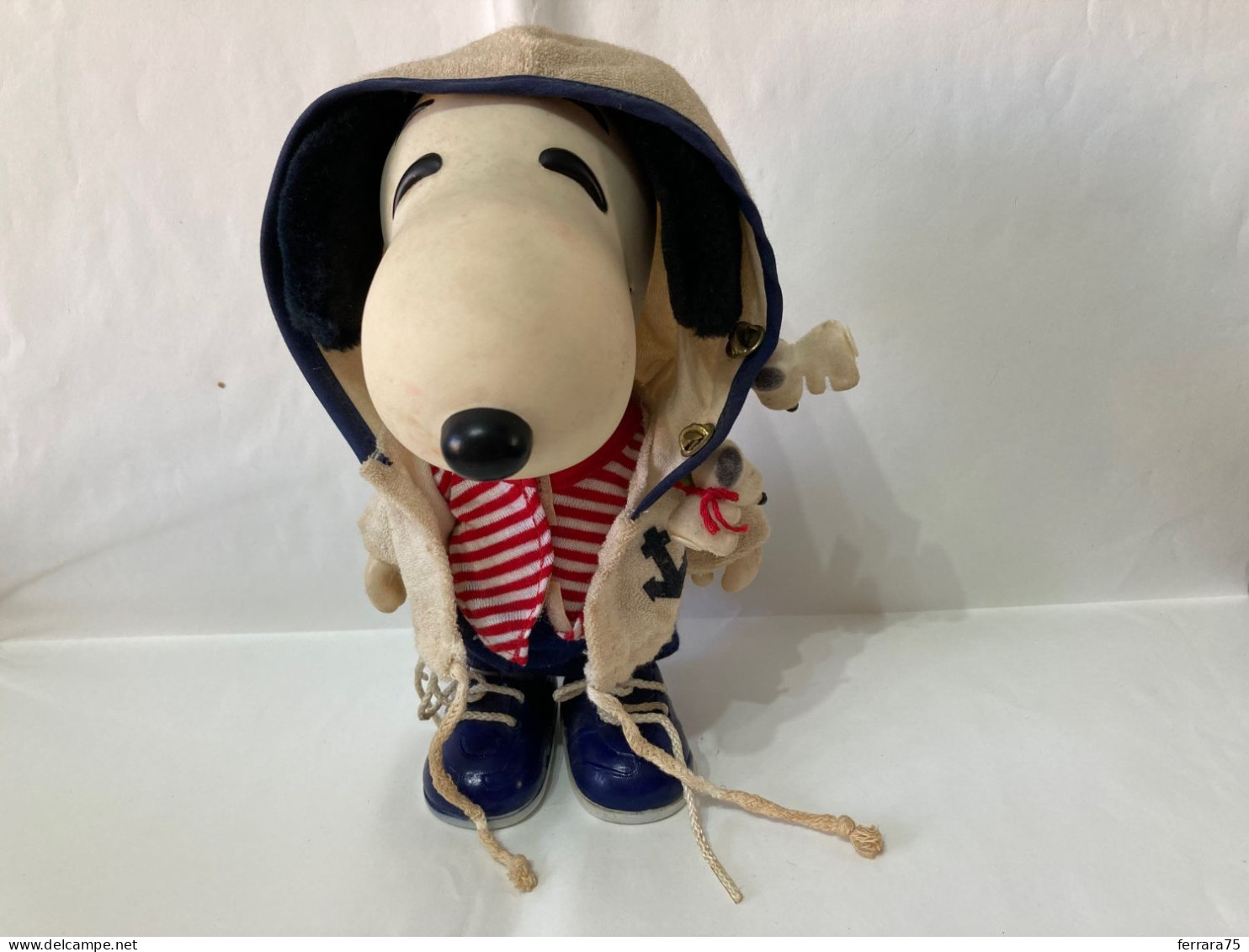 SNOOPY BAMBOLOTTO IN GOMMA DURA VINTAGE+DUE SPILLE PINS SNOOPY ALTO CM.22. - Andere & Zonder Classificatie