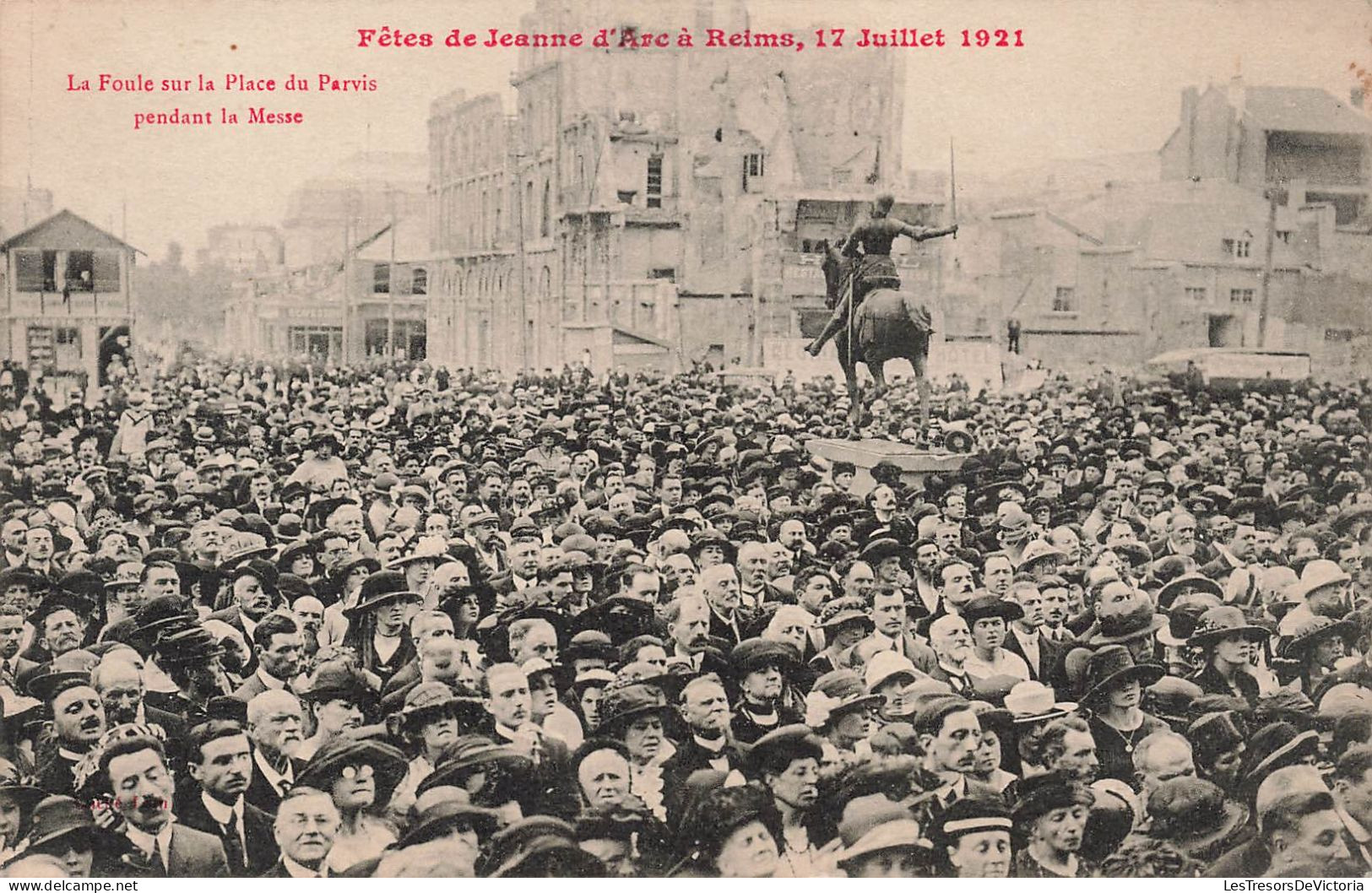 EVENEMENTS - Fêtes De Jeanne D'Arc - La Foule Sur La Place Du Parvis Pendant La Messe - Animé - Carte Postale Ancienne - Altri & Non Classificati