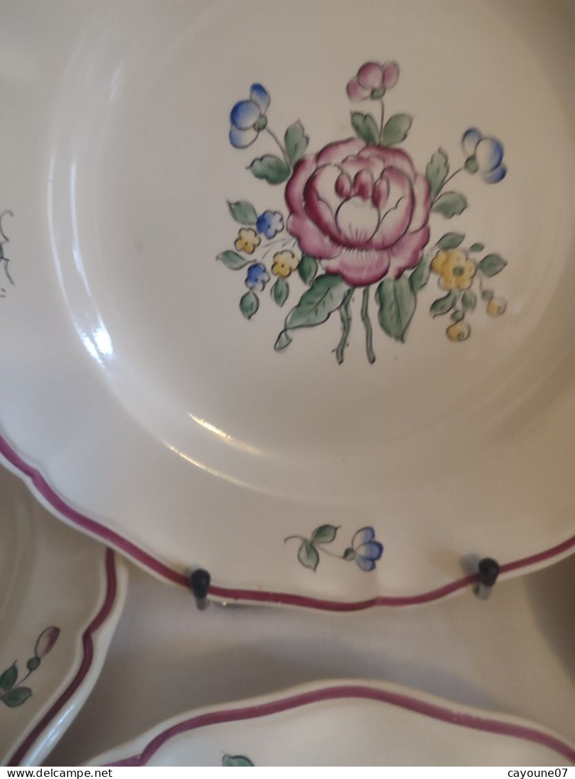 Sarreguemines six assiettes plates en faïence décor à la Strasbourg pour la maison Cambet début XXème