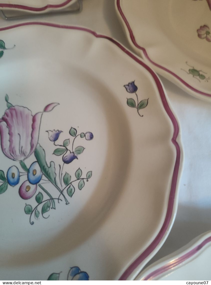 Sarreguemines six assiettes plates en faïence décor à la Strasbourg pour la maison Cambet début XXème