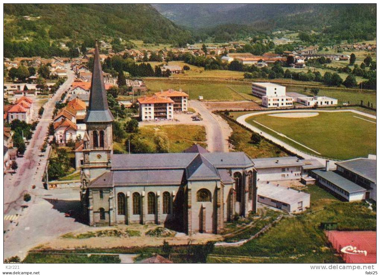 SAULXURES SUR MOSELOTTE  Vue Générale Aérienne L'église Et Le CES - Saulxures Sur Moselotte