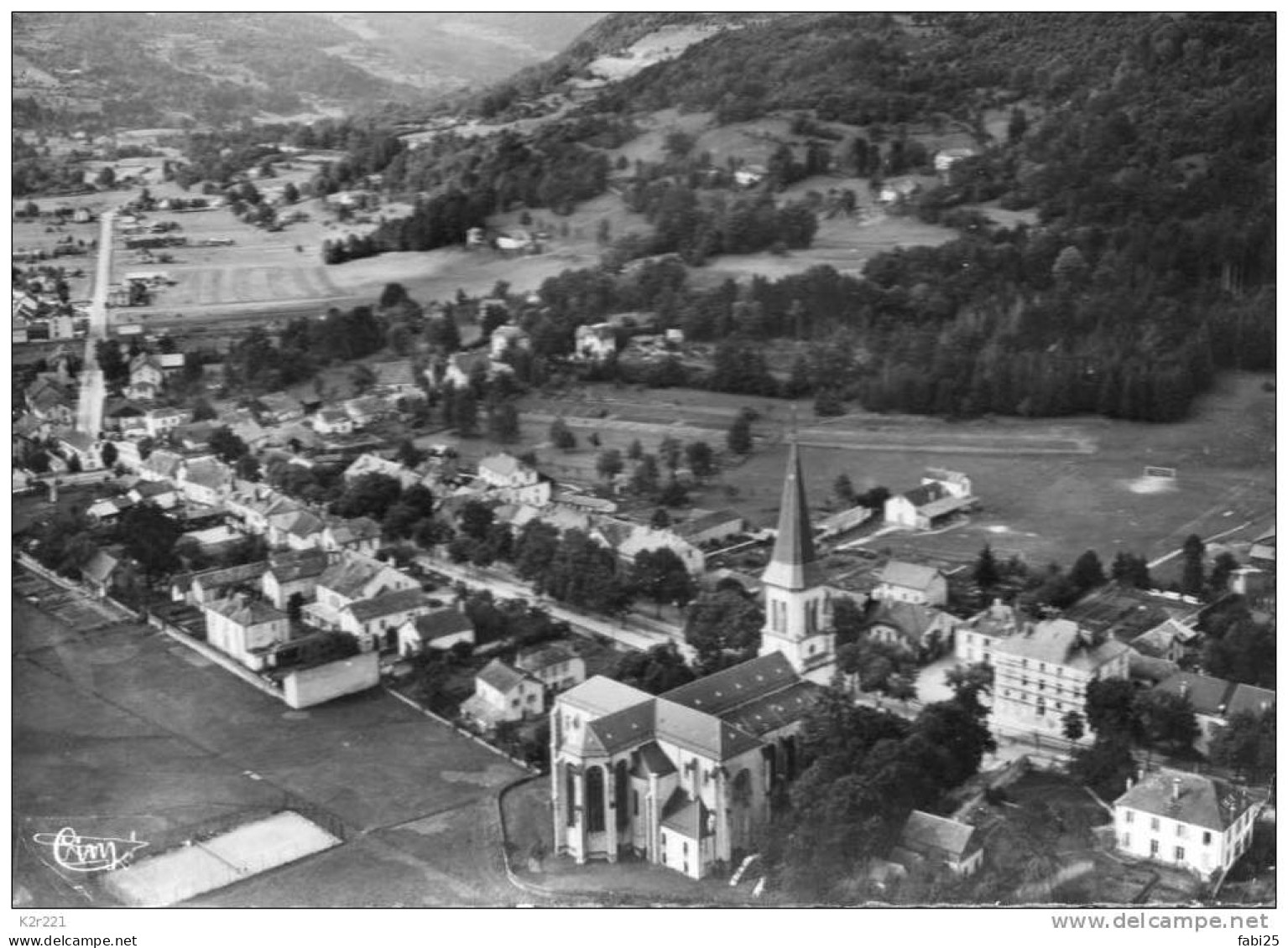 SAULXURES SUR MOSELOTTE Rue Principale Et L'église - Saulxures Sur Moselotte