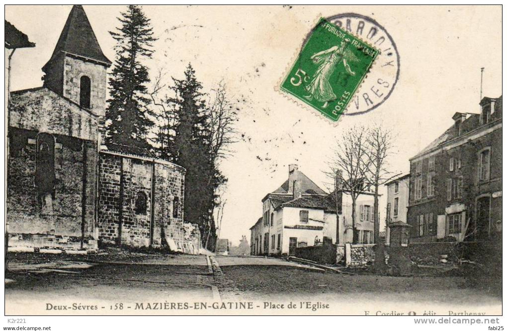 MAZIERES EN GATINE  Place De L'église - Mazieres En Gatine