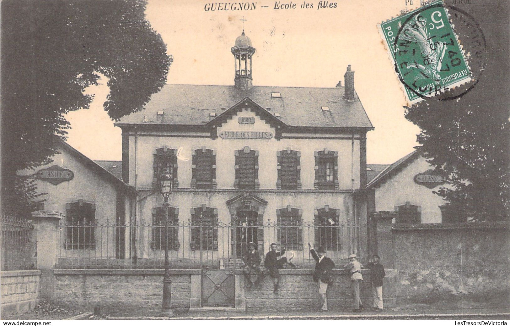 FRANCE - Gueugnon - Ecole Des Filles - Animé - Carte Postale Ancienne - Gueugnon