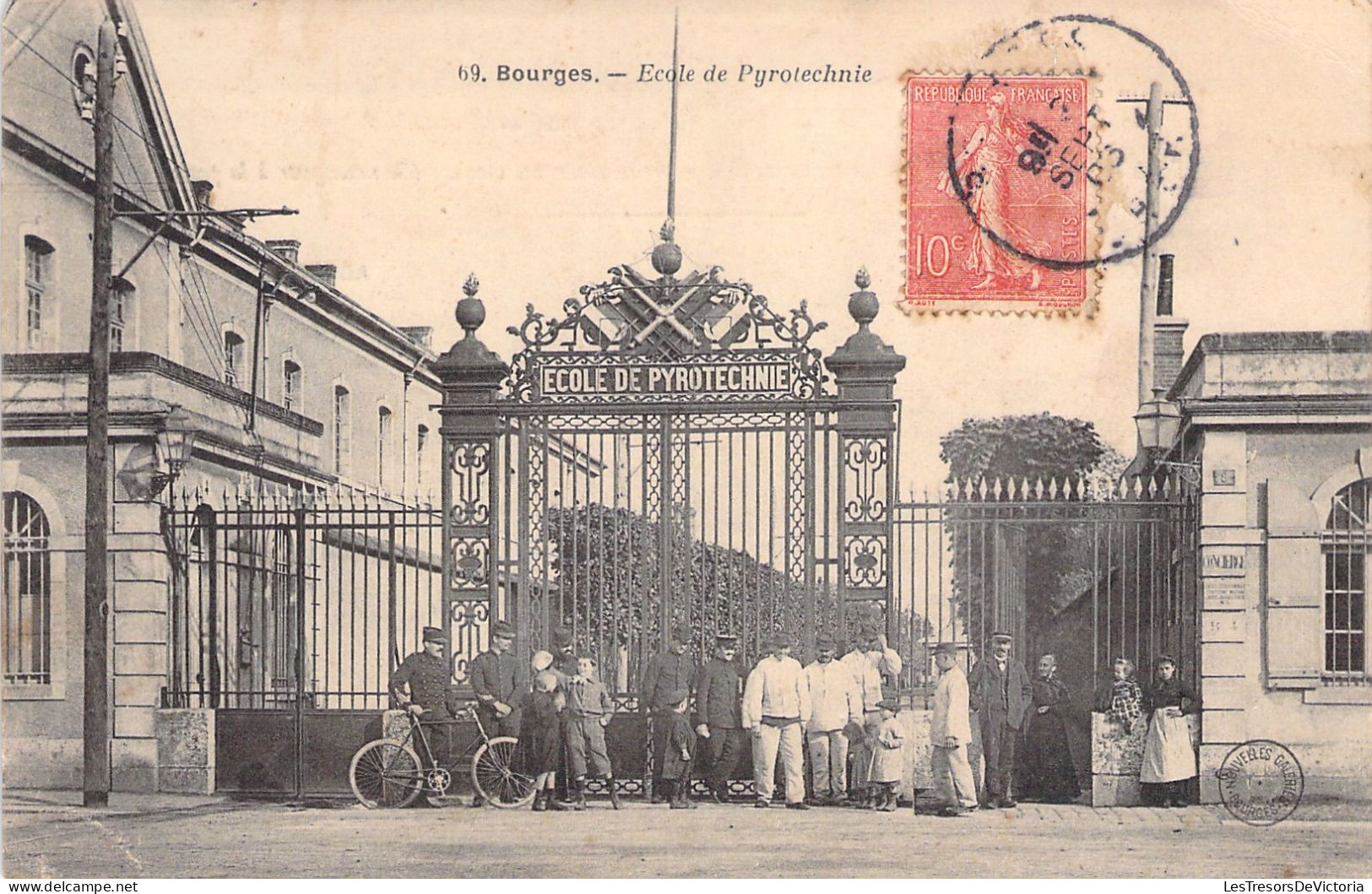 FRANCE - Bourges - Ecole De Pyrotechnie - Animé - Carte Postale Ancienne - Bourges
