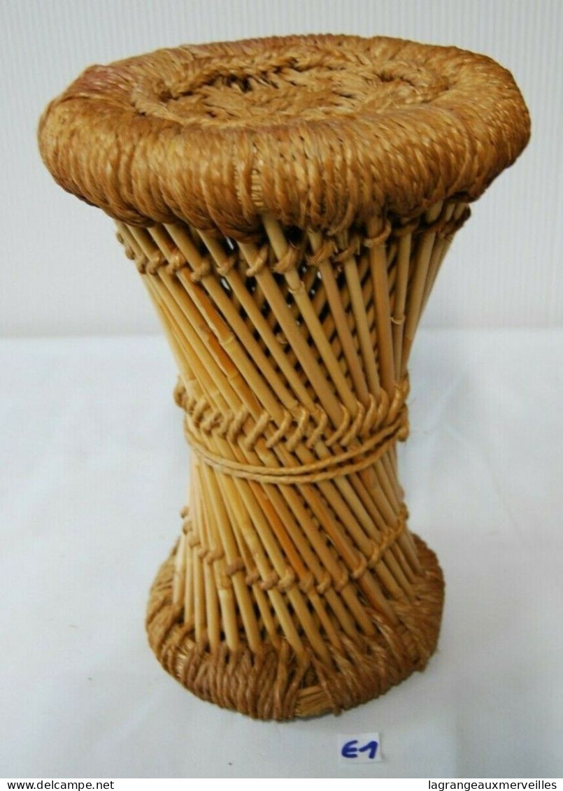 E1 Ancien Petit Tabouret En Rotin - Bambou - Objet Ethnique - African Art