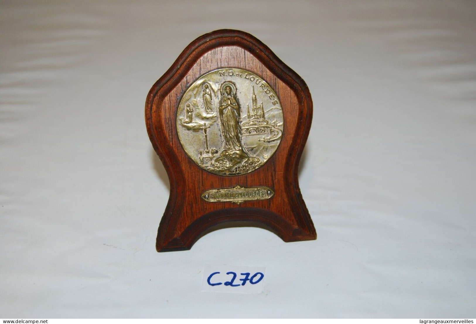 C270 Objet Religieux - Objets De Dévotion - Lourdes - La Vierge - Religious Art