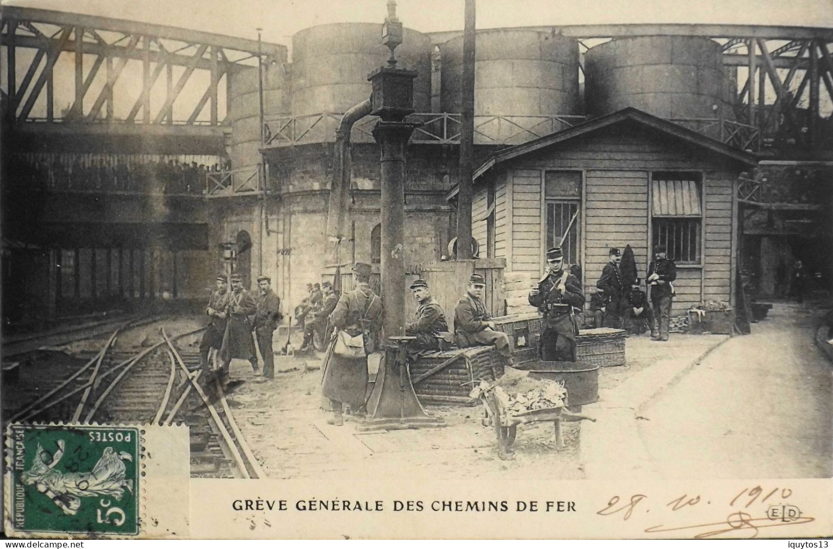 CPA - 75 / PARIS / GRÈVE GÉNÉRALE DES CHEMINS DE FER - BIVOUAC Des MILITAIRES Daté 28.10.1910 - Superbe Animation - TBE - Streiks
