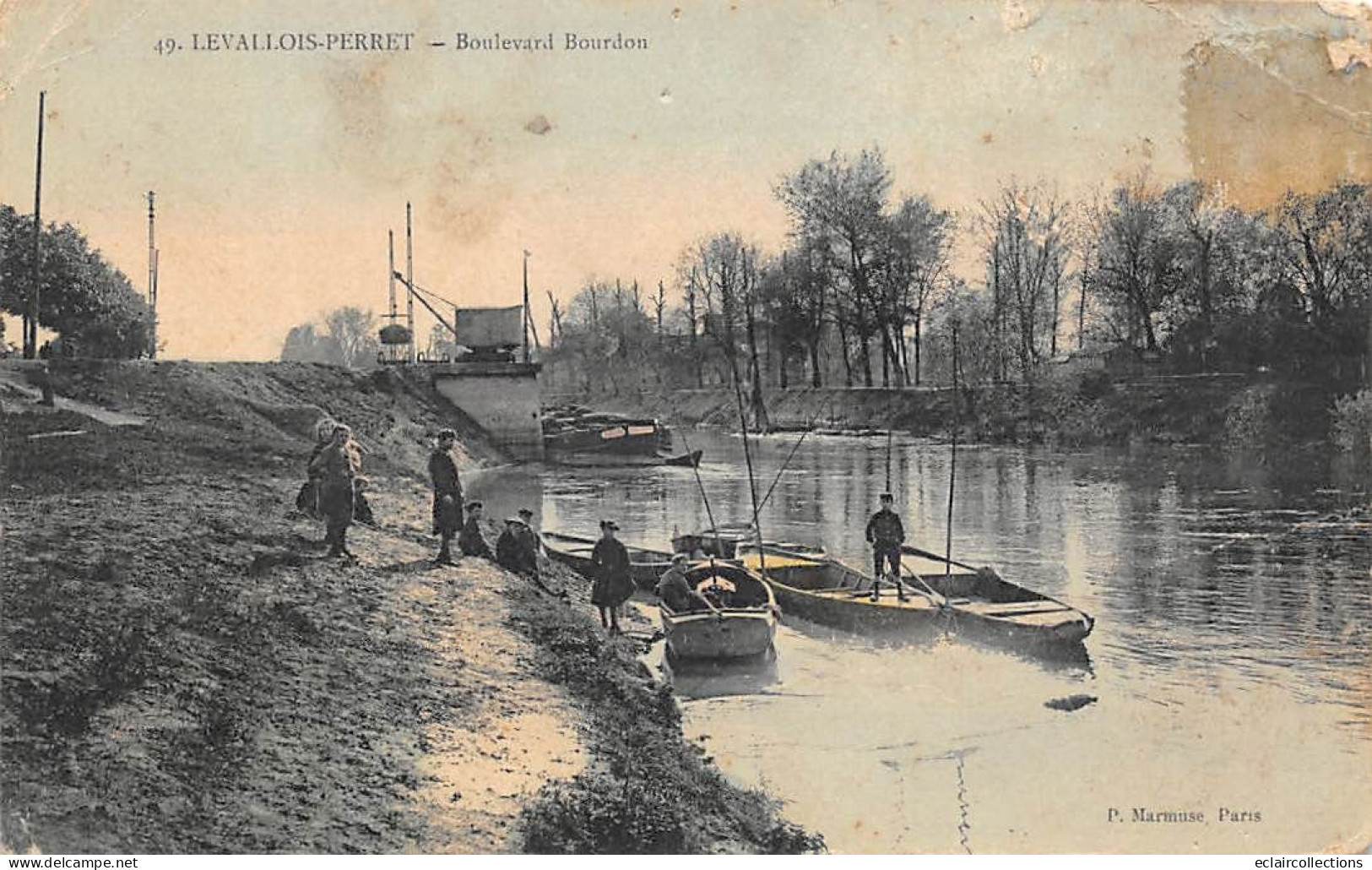 Levallois Perret          92           Boulevard Bourdon  . Rivière. Barques  Grue N° 49    (Voir Scan) - Levallois Perret