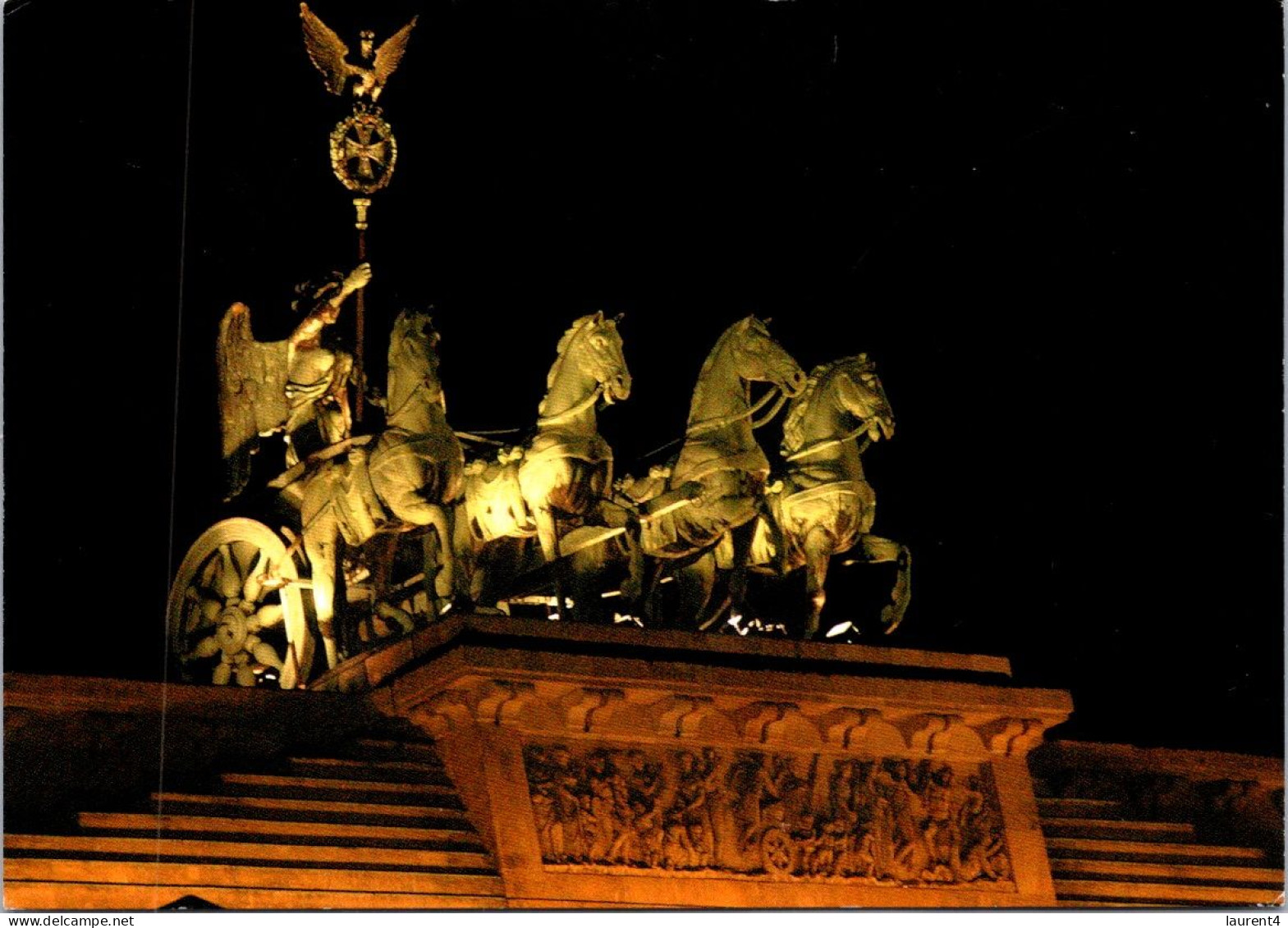12-12-2023 (1 W 57) Germay (posted To Australia) Berlin Brandenberger Gate (statue At Night) - Brandenburger Deur
