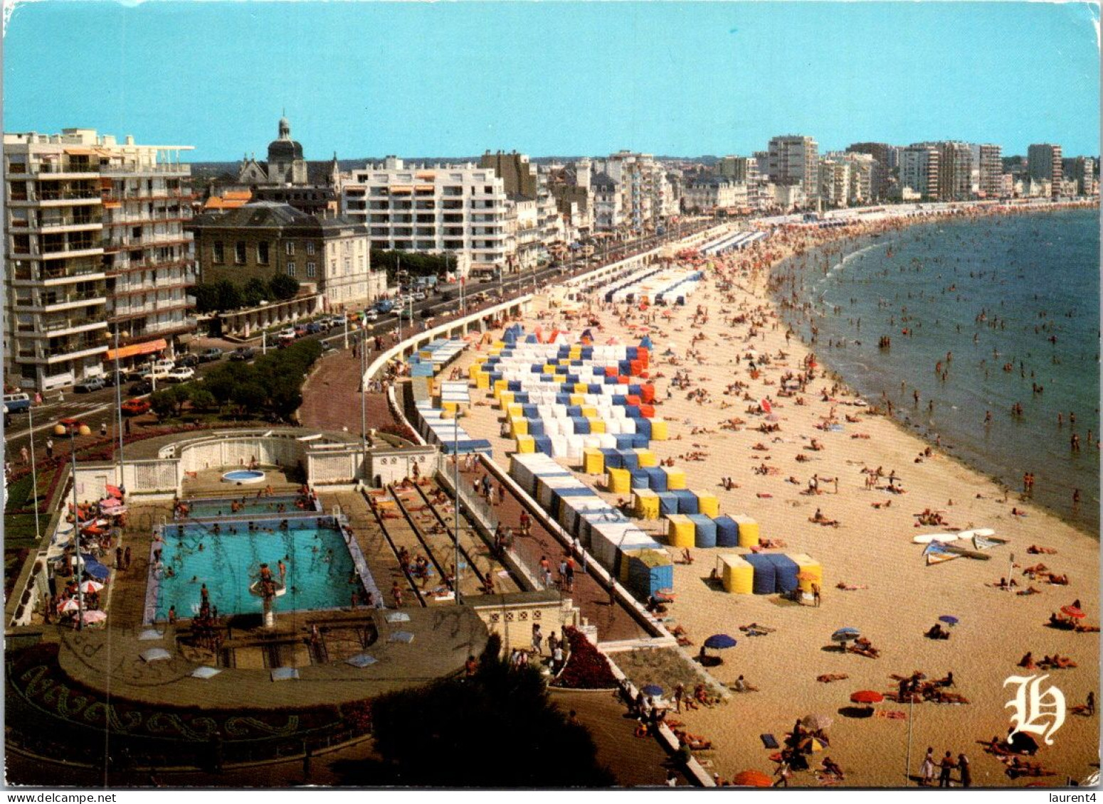 12-12-2023 (1 W 59) France - Les Sables D'Olonne With Beach & Swimming Pool - Swimming