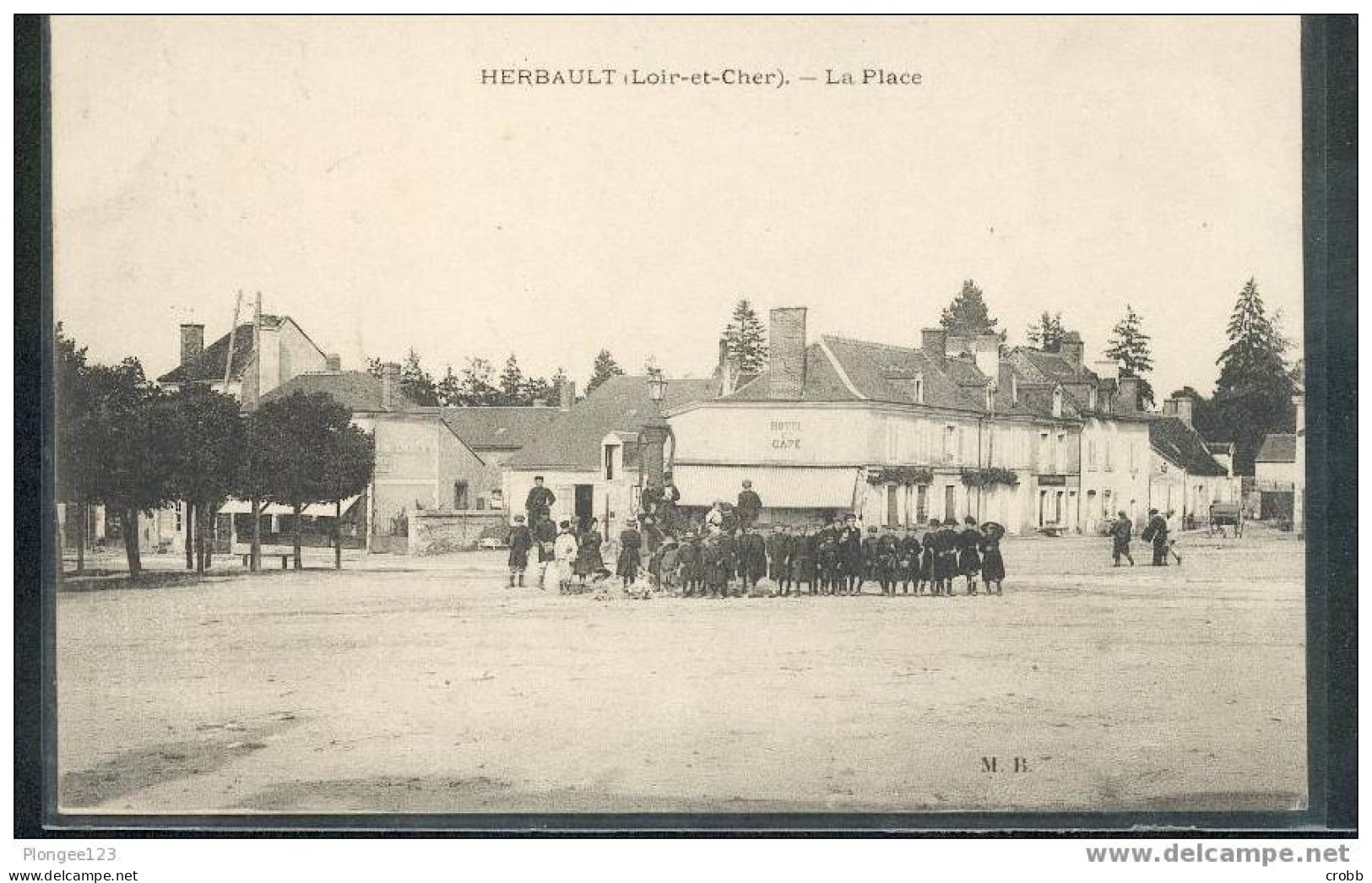 HERBAULT : La Place - Herbault