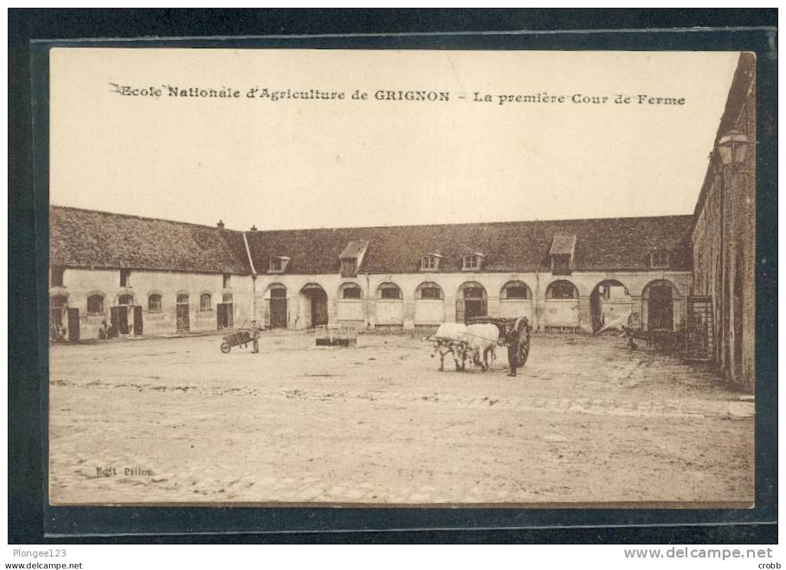 78  - Ecole Nationale D'agriculture De GRIGNON : La Première Cour De Ferme - Grignon