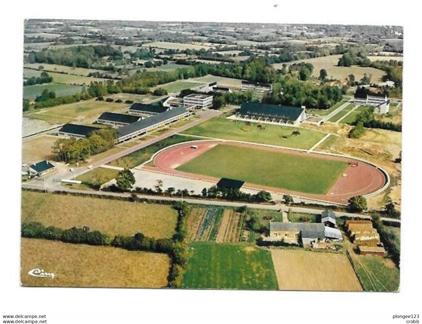 44 - ST ETIENNE DE MONTLUC : Vue Aérienne Ecole Nationale De Métiers, Stade, - Saint Etienne De Montluc