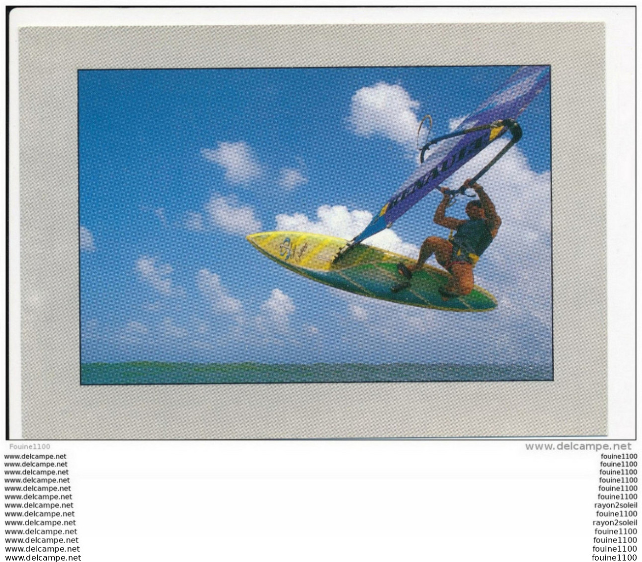 Carte ( Format 15 X 10,5 Cm )  Sport Planche à Voile ( Photo Desheulles ) éditions Alain Baudry  ( Recto Verso ) - Voile