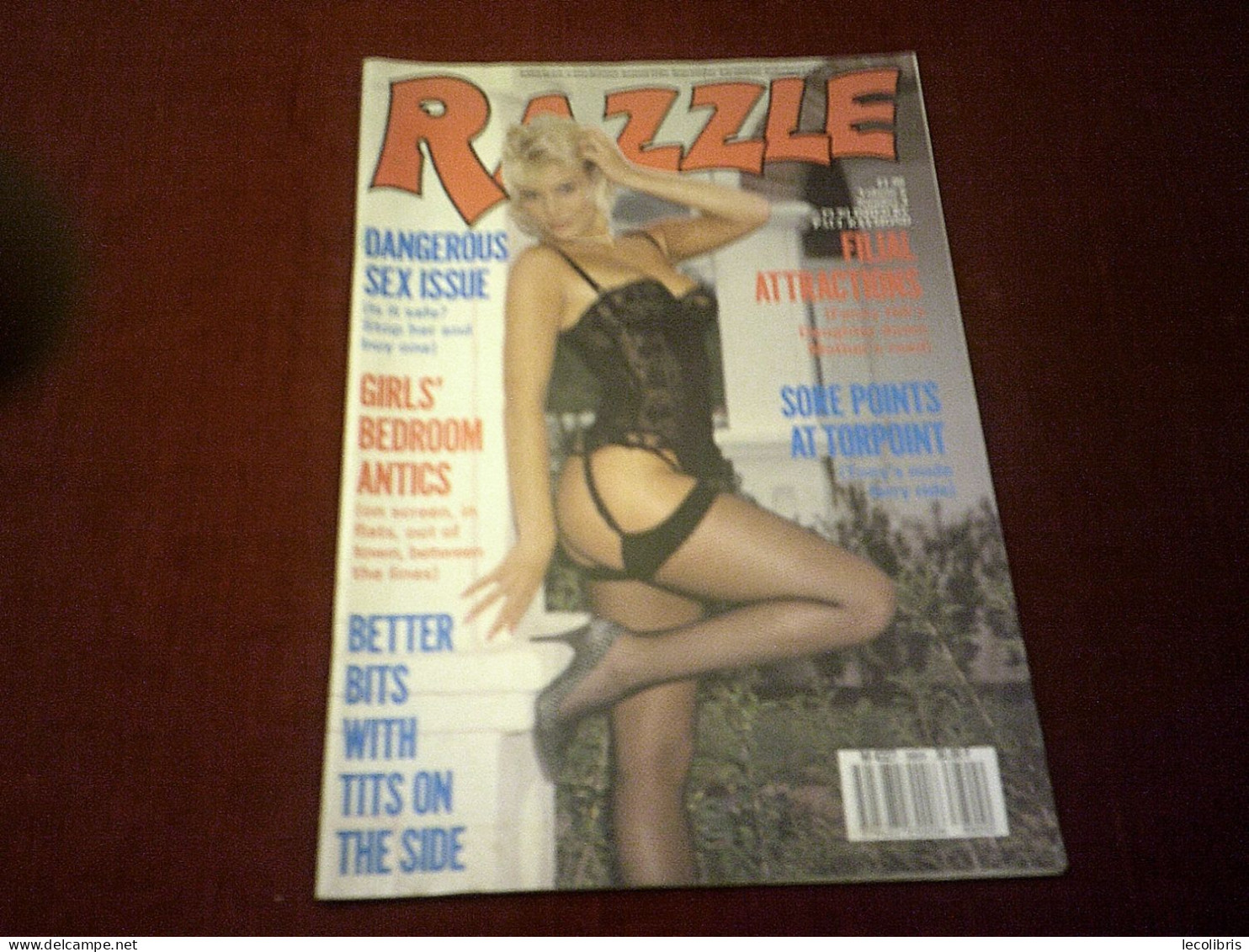 RAZZLE  N° 8804  VOLUME 6  NUMBER 4 - Para Hombres