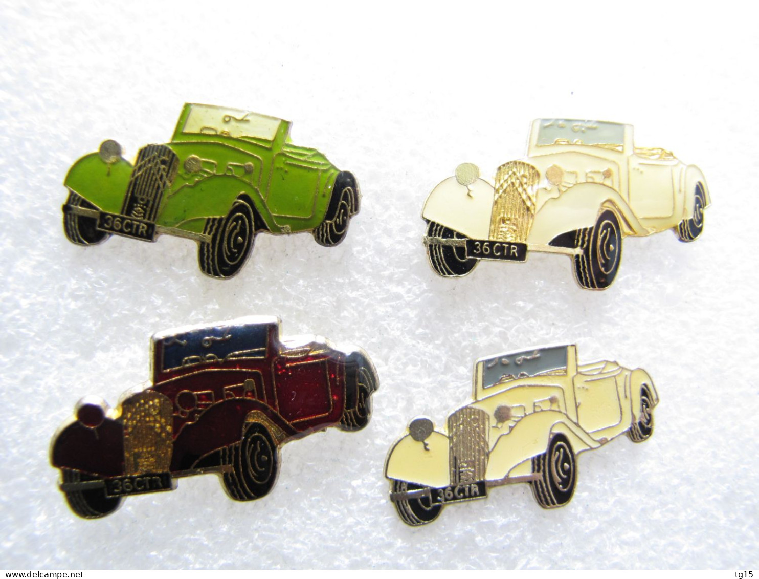 PIN'S   LOT 4 CITROËN  TRACTION - Citroën