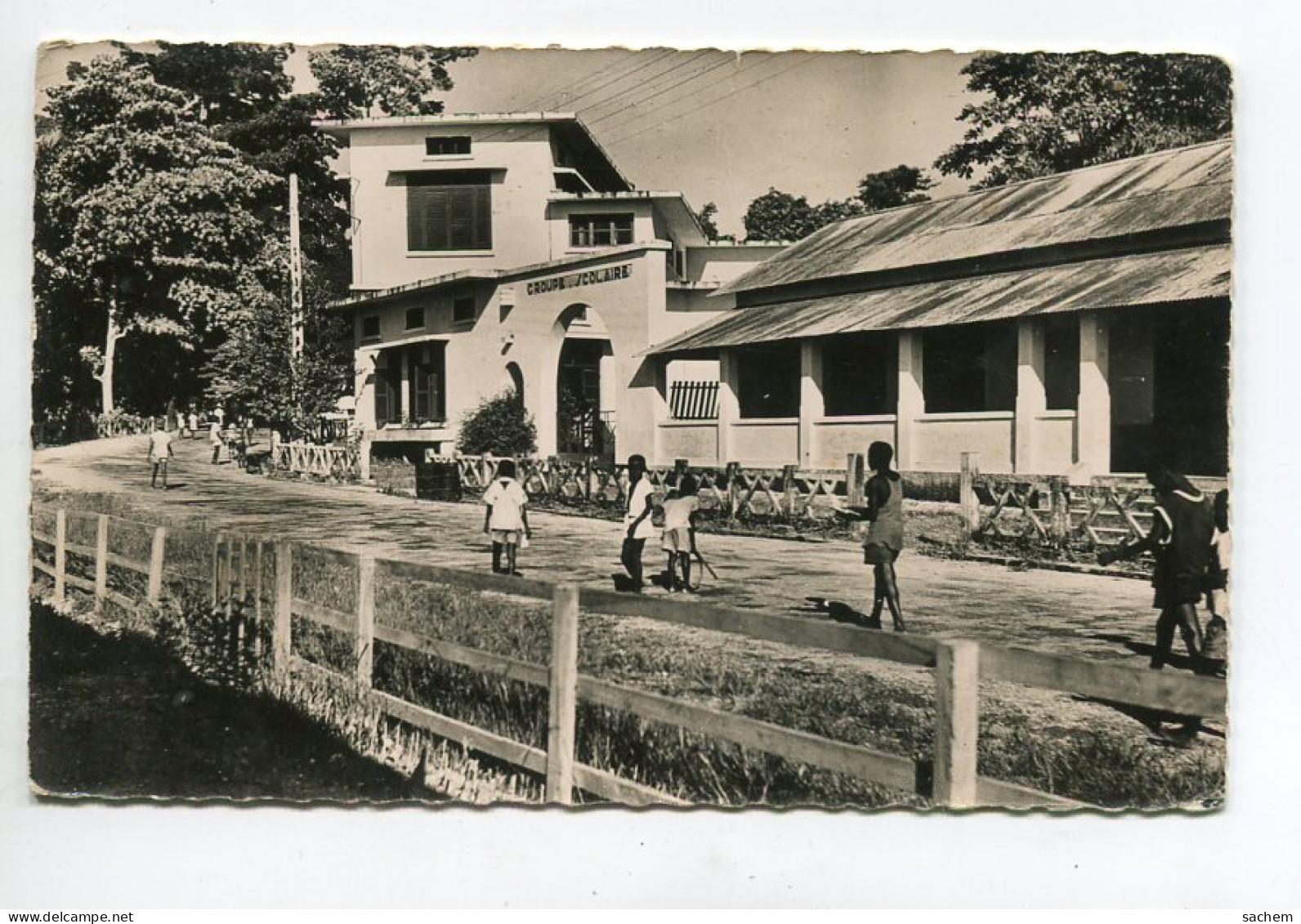 GABON LIBREVILLE Groupe Scolaire Ecole Officielle Enfants Rue 1963 écrite Timbrée  D02  2020 - Gabon