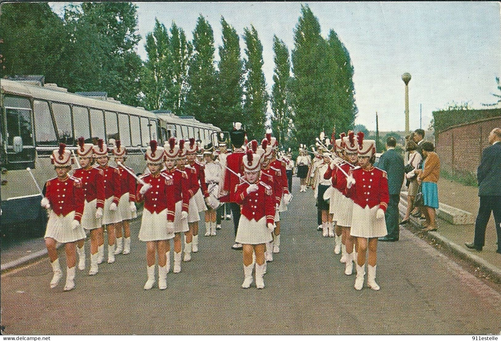 MAJORETTES  EINDHOVENSE JEUGDDRUMBAND    " GENDERDAL " - Eindhoven