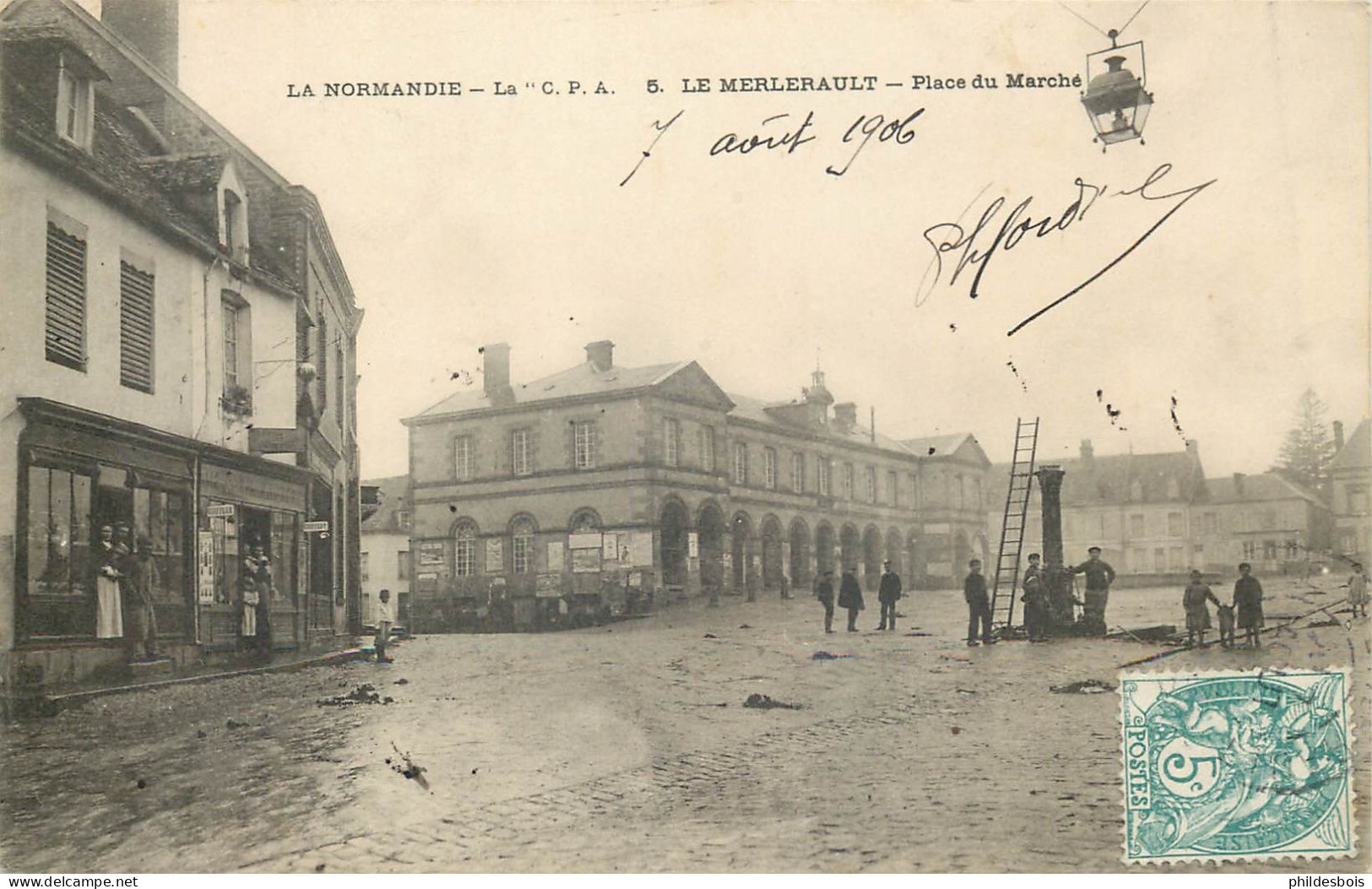 ORNE  LE MERLERAULT  Place Du Marché - Le Merlerault