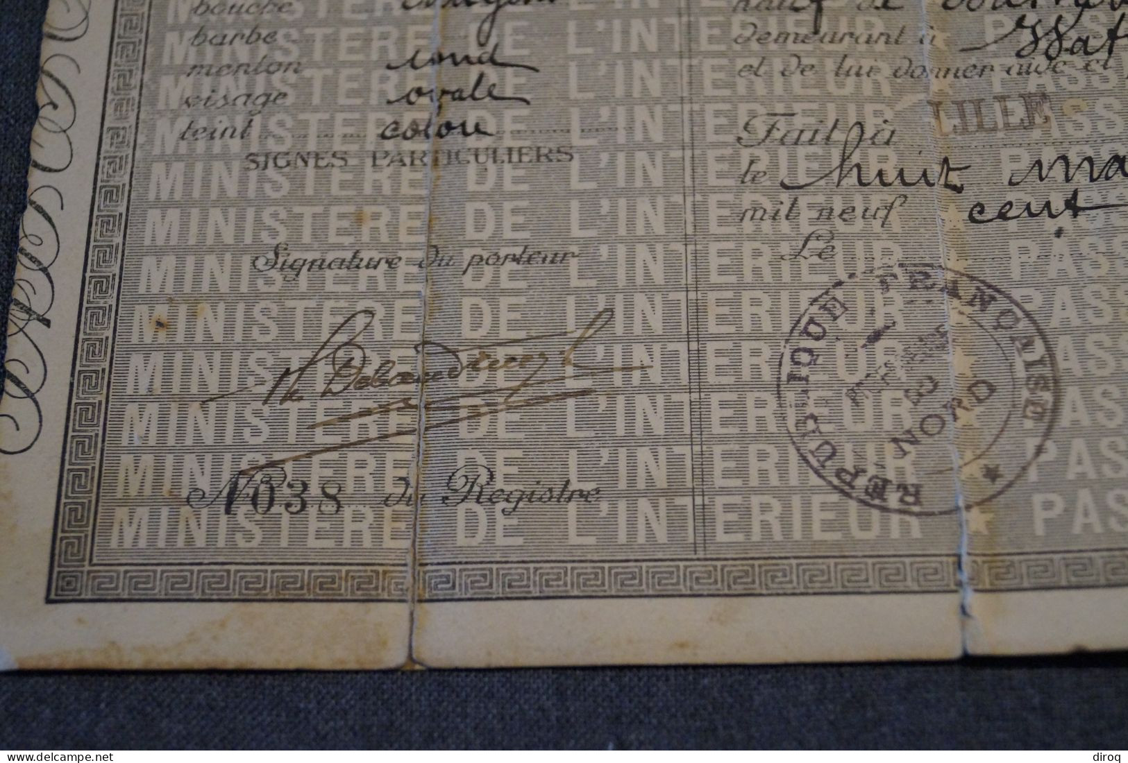 Ancien Passeport Français De 1926,pour Collection, 12,5 Cm. Sur 9 Cm. - Historical Documents