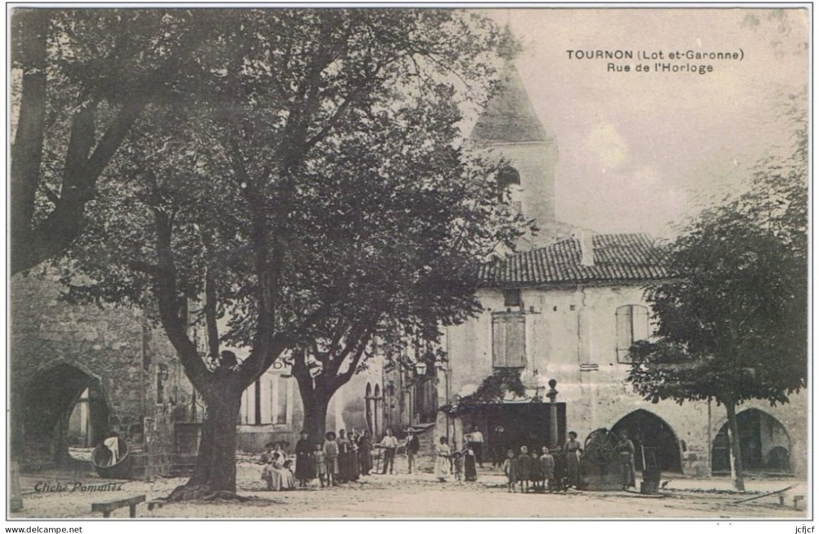 Cpa..47..TOURNON..LOT ET GARONNE..RUE DE L'HORLOGE..BIEN ANIMEE. - Tournon D'Agenais