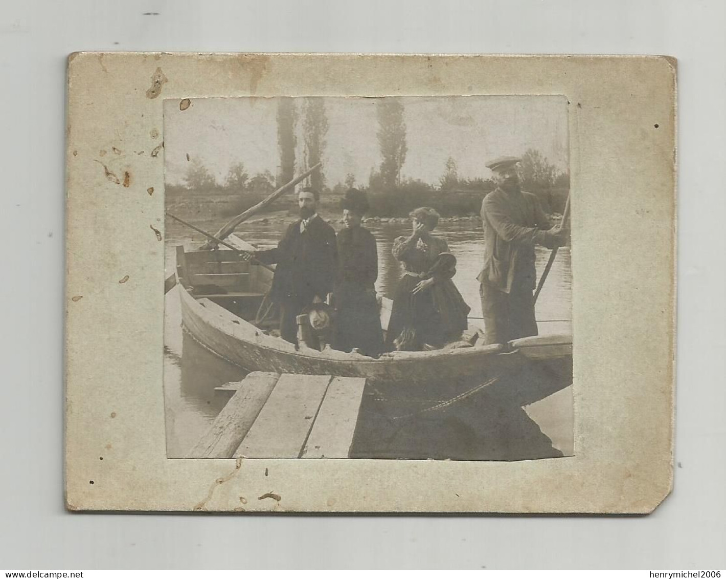 Photographie 38 Isère Bac Passeur Sur Isère , Drac ? Grenoble ? Photo Collée Sur Carton 8x7 Cm Env - Anciennes (Av. 1900)