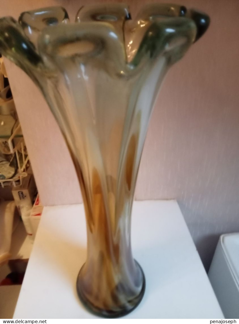 Vase Ancien En Verre Hauteur 43 Cm - Vasi