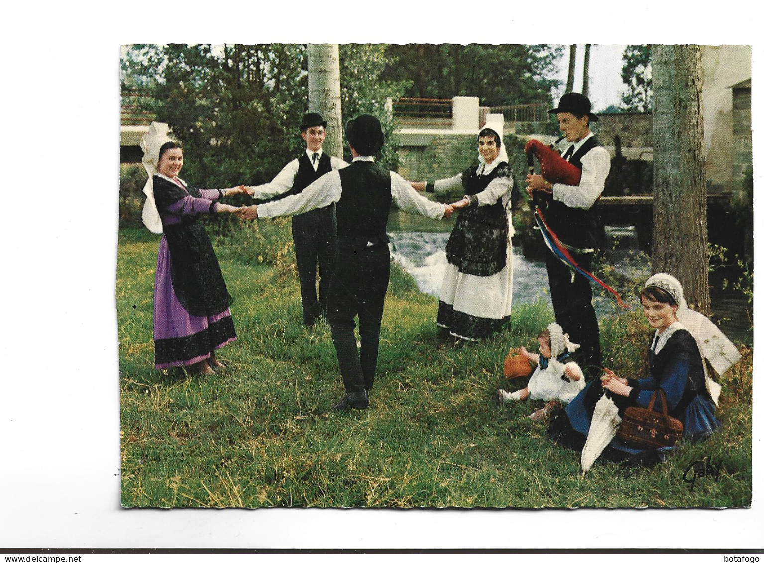 CPM  LE POITOU  FOLKLORE - Poitou-Charentes