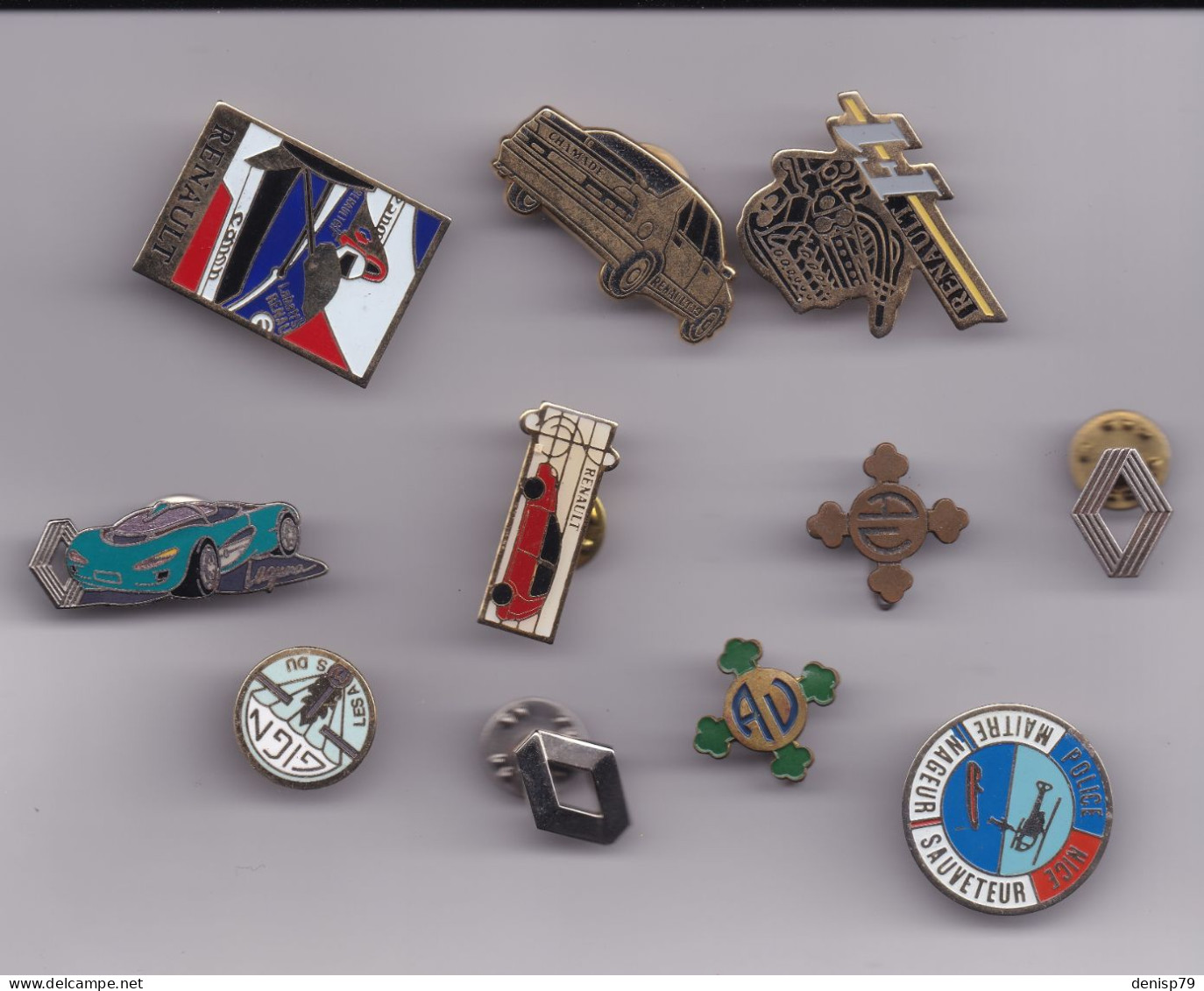 11 X Pin's A Identifier  Lot Num 3 - Lotes