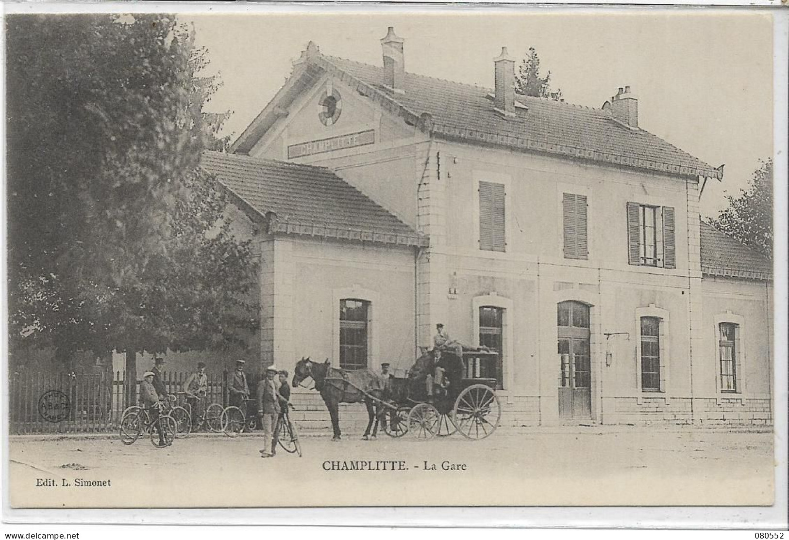 70 CHAMPLITTE . Gare  , La Calèche Et Son Cheval , Années 1900  , édit : L Simonet , état Sup - Champlitte