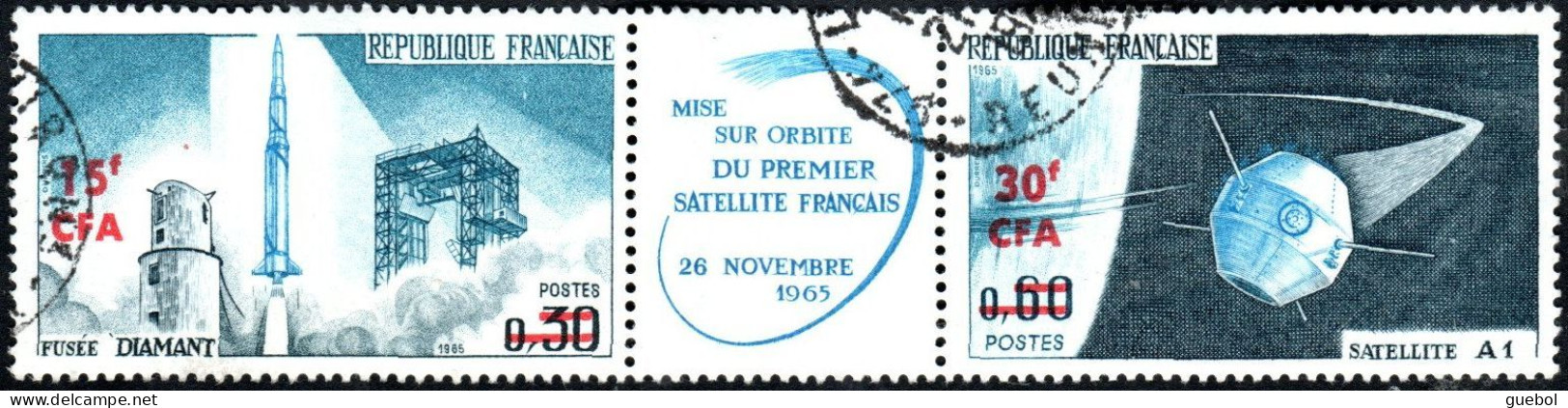 Réunion Obl. N° 369 A Soit 368 Et 369 - Lancement Du Premier Satellite National - Espace - Usati