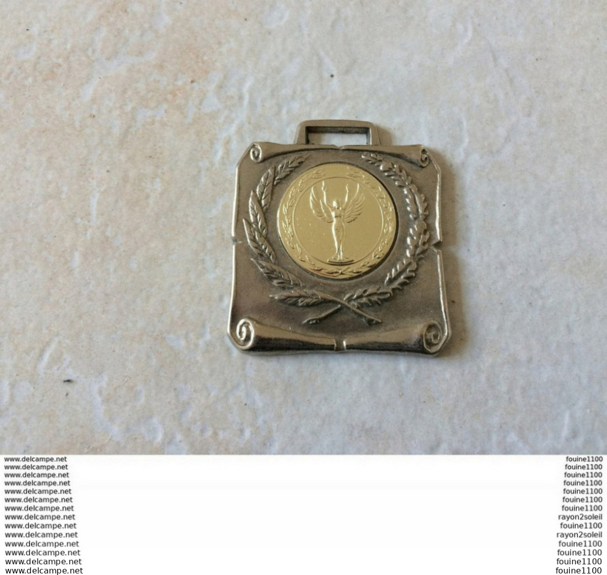 Médaille ( Majorette Je Pense ) M.T.B SAVIGNY  5 Ans 28 Mars 1998 - Non Classés