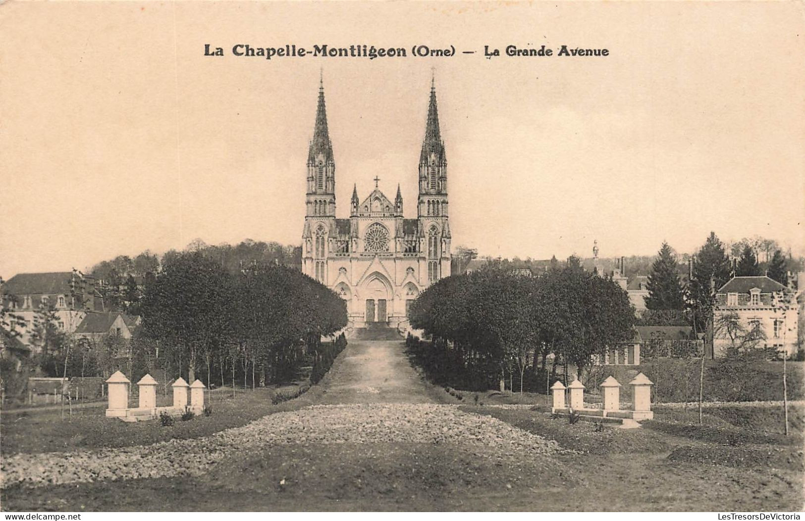 FRANCE - La Chapelle Montligeon (Orne) - La Grande Avenue - Carte Postale Ancienne - Andere & Zonder Classificatie