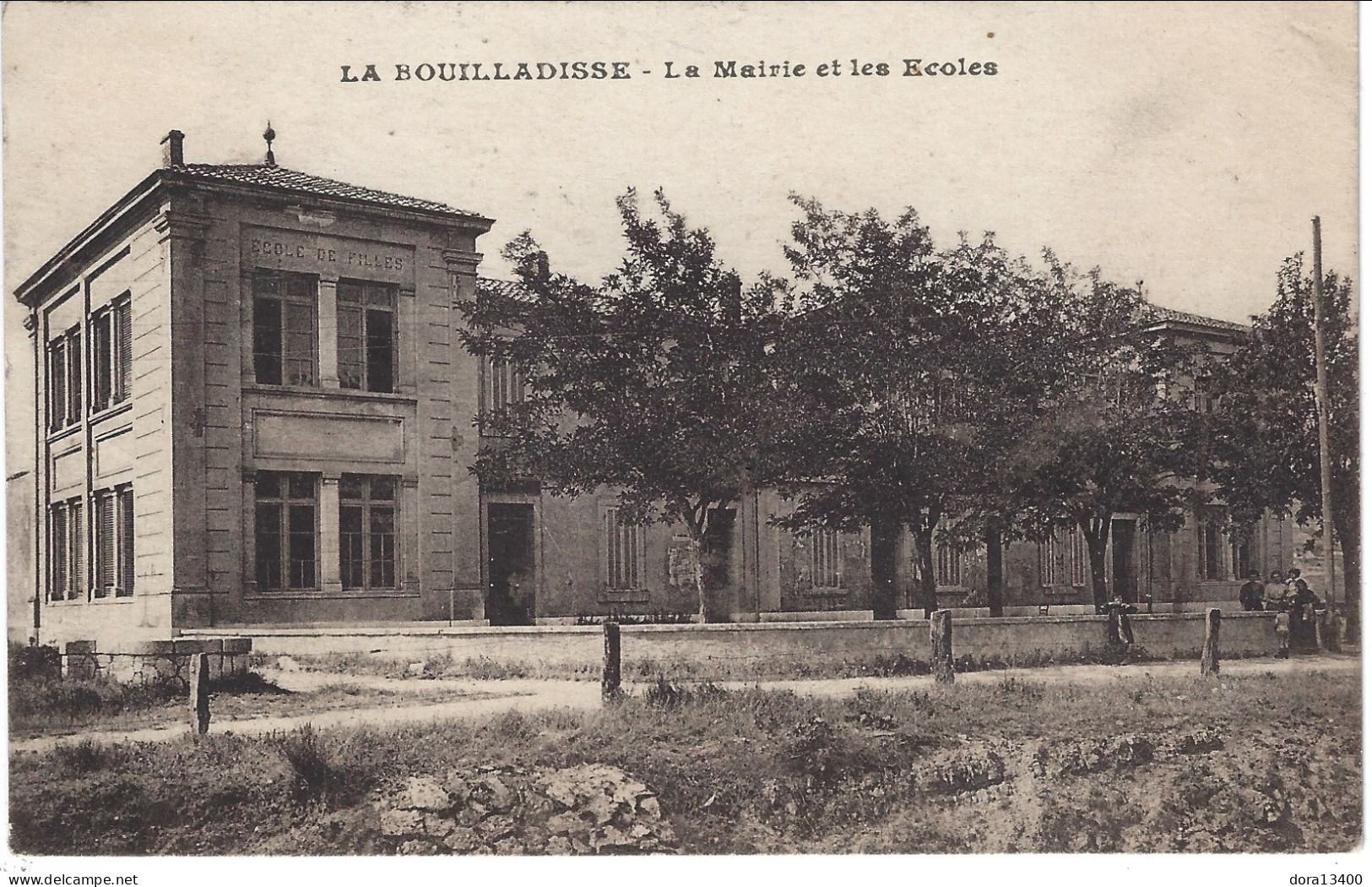 CPA13- LA BOUILLADISSE- La Mairie Et Les Ecoles - La Bouilladisse