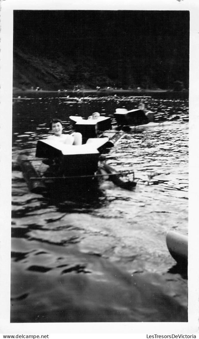 Photographie - Enfants Dans Des Barques - Plage - Mer - Dim 7/11,5 - Anonymous Persons