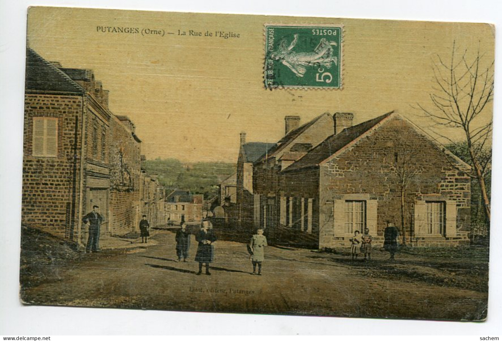 61 PUTANGES Villageois Rue De L'Eglise Bel Aspect Toilé Couleur 1907 Timbrée   D07 2020  - Putanges