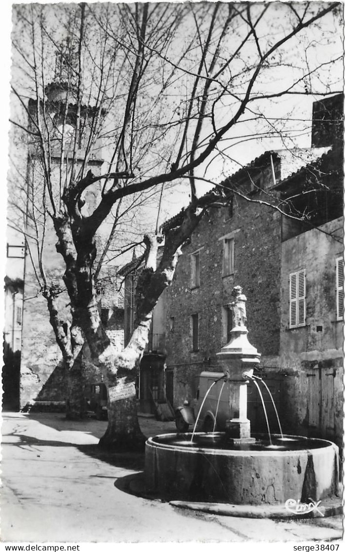 La Roquebrussanne - Place De La Fontaine # 9-22/29 - La Roquebrussanne