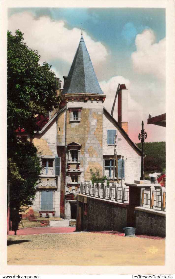FRANCE - Ussel - Place Du Marché E Maison Ventadour - Carte Postale Ancienne - Ussel