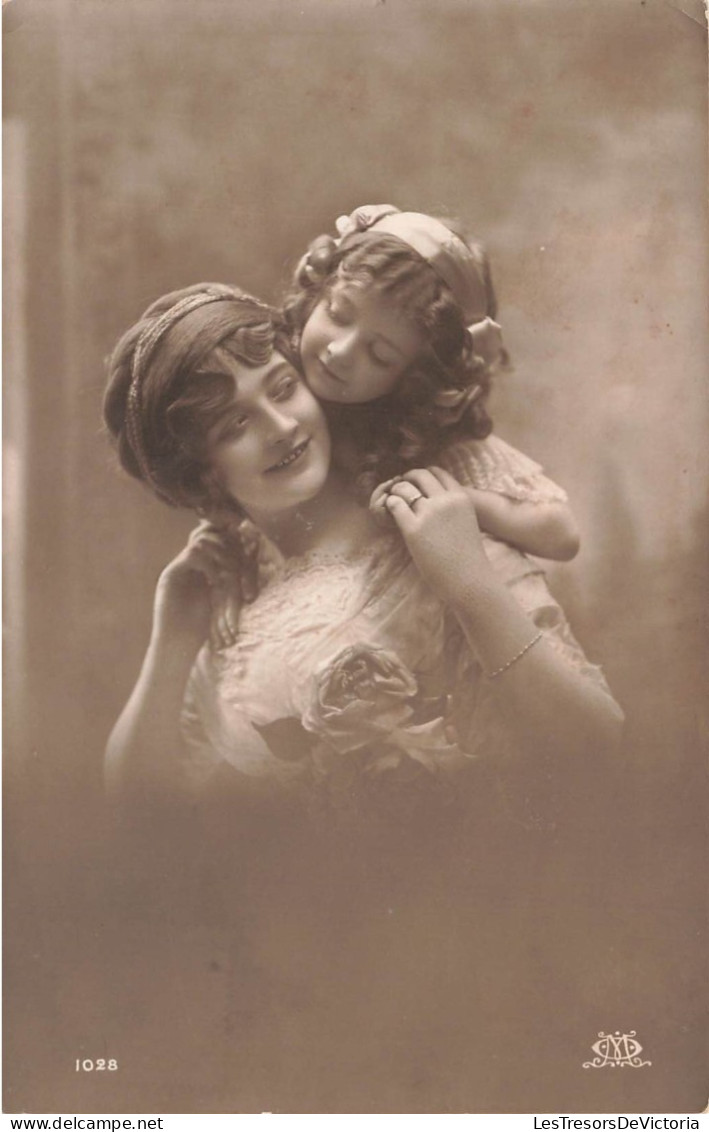 FANTAISIES - Mère Et Fille - Carte Postale Ancienne - Vrouwen