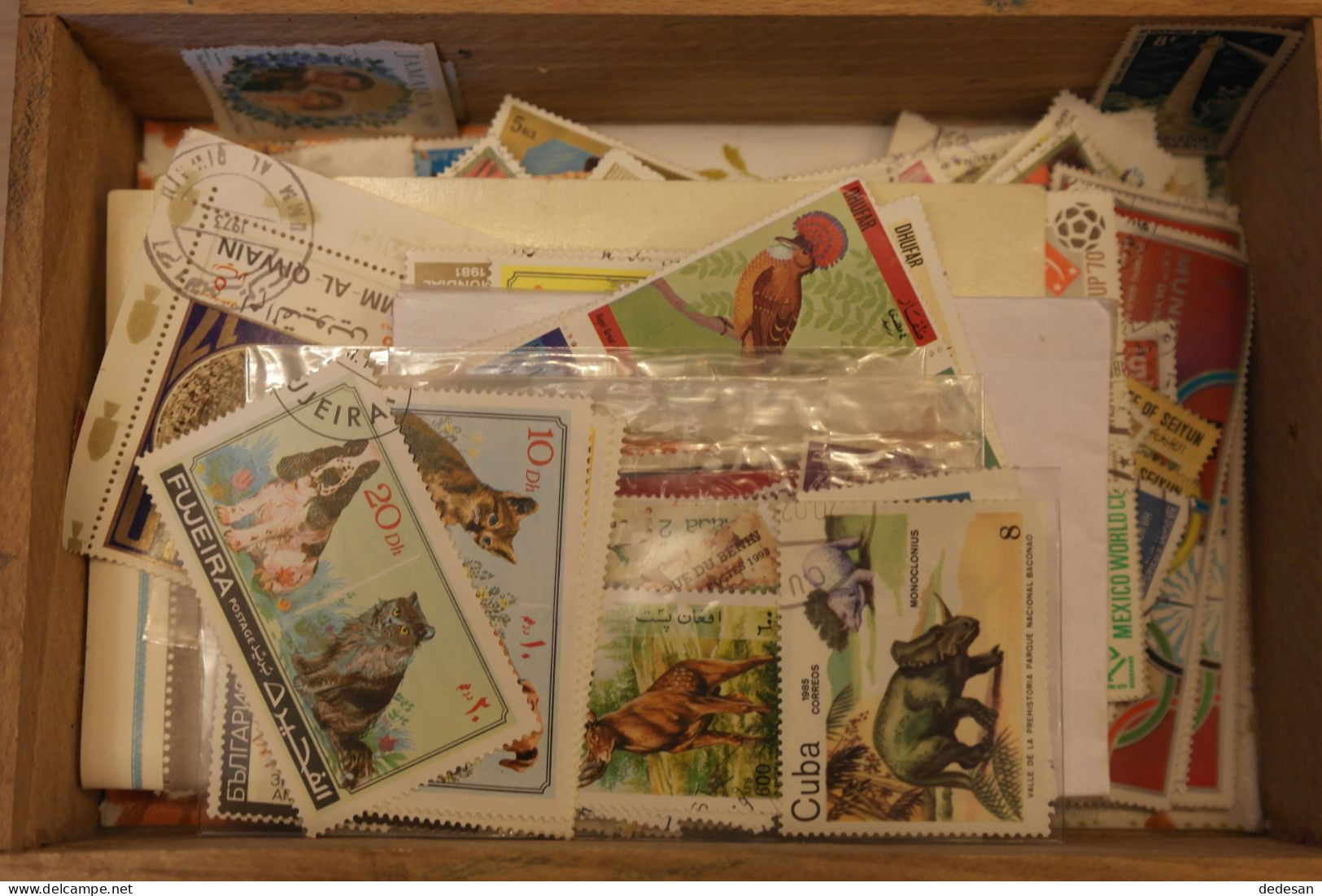 Lot de timbres étrangers tous pays sauf France - Nombreuses photos