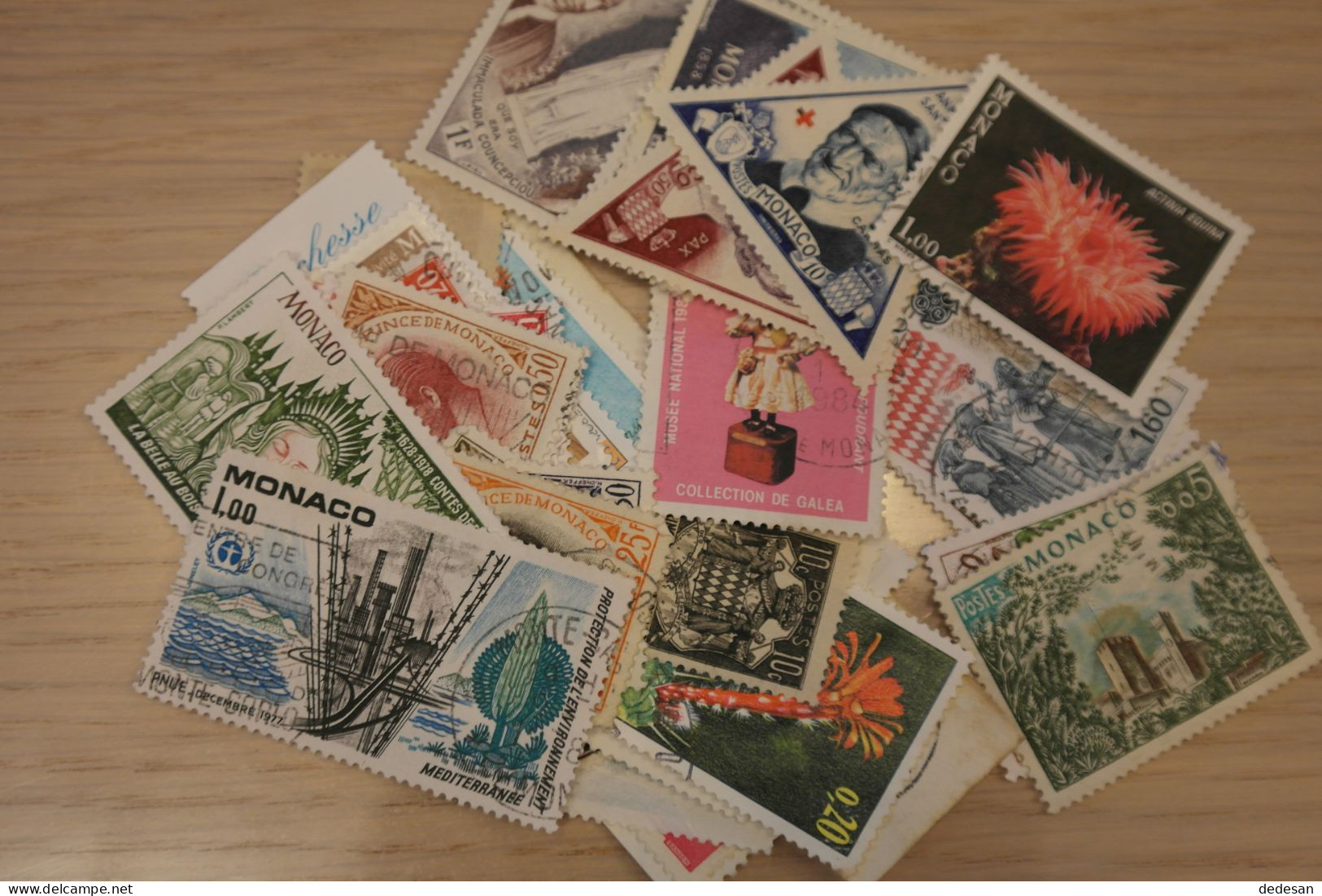 Lot de timbres étrangers tous pays sauf France - Nombreuses photos